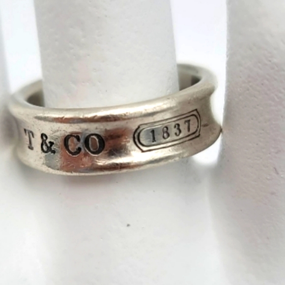 Iconic Tiffany Ring - Picture 2 of 5